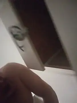 SILICONEFUCK live cam on StripChat