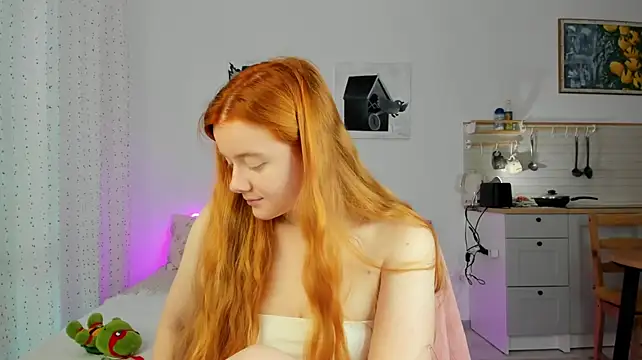 Evie_Tomioka webcam