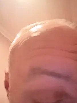 Holes_Fucker live cam on StripChat