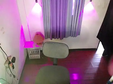MistresAndreaxx live cam