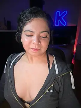 kimmiakiss22 webcam