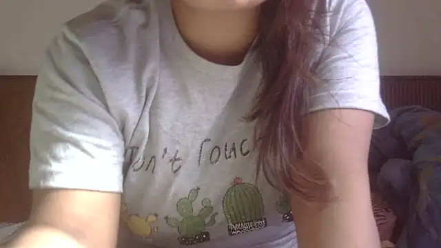 shekira99 live cam on StripChat
