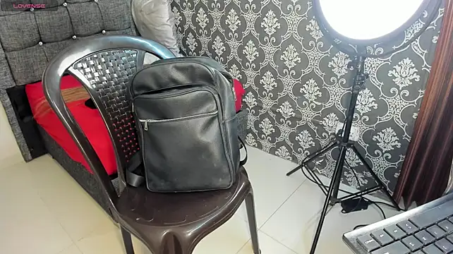 HugeCock_Puppy webcam