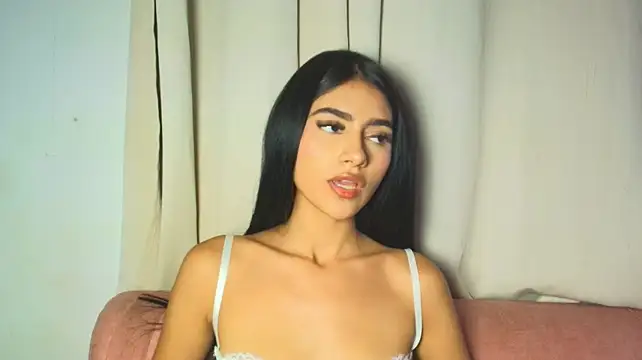 BellaaStorm live cam on StripChat