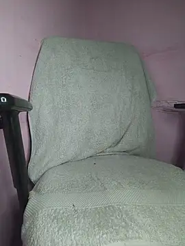 Aidakhan1212 live cam on StripChat