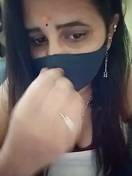 Tamil_Rani- live cam on StripChat