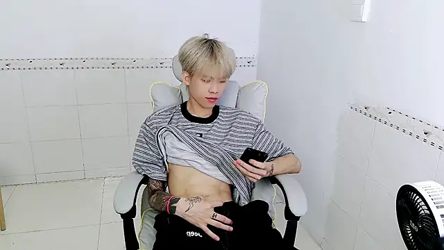 KPL-11 live cam on StripChat