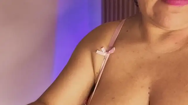 Madam_Rose live cam on StripChat
