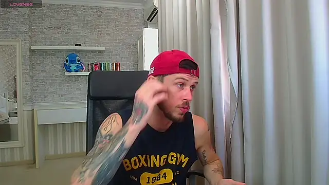 JonahShaw live cam on StripChat
