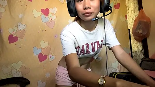 PiaSwida live cam on StripChat