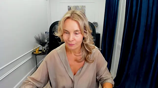 Sinty_Devis live cam on StripChat