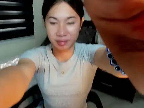 Lulua_ko live cam on StripChat