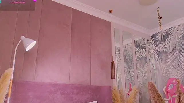 Marie_Diaze live cam on StripChat