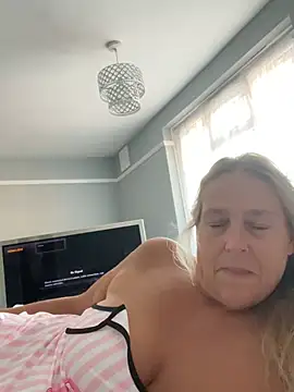 Blondnboujee53