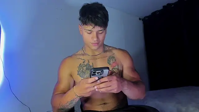 Dominic_Biker__ live cam on StripChat