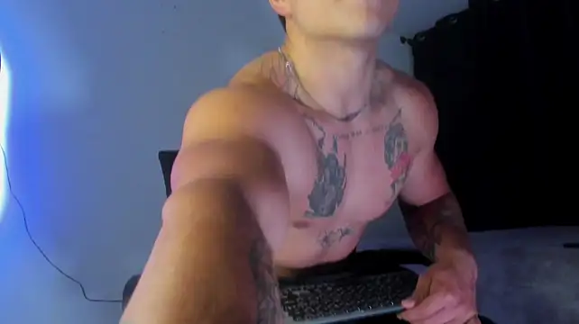 Dominic_Biker__ live cam on StripChat