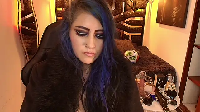 scarleth_blue