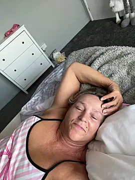 Blondnboujee53