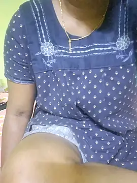Tamil_hot_leena live cam on StripChat