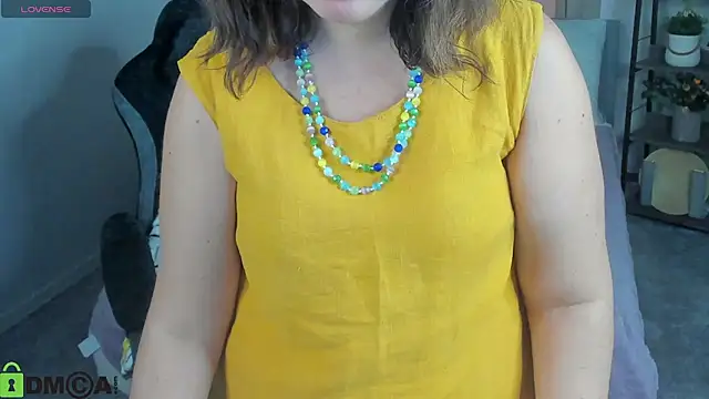 MartaEdams live cam on StripChat
