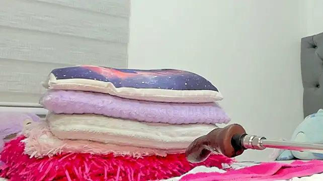 Elizabeth_18_ webcam