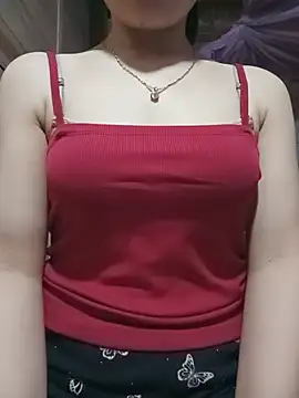 LucyyLy webcam