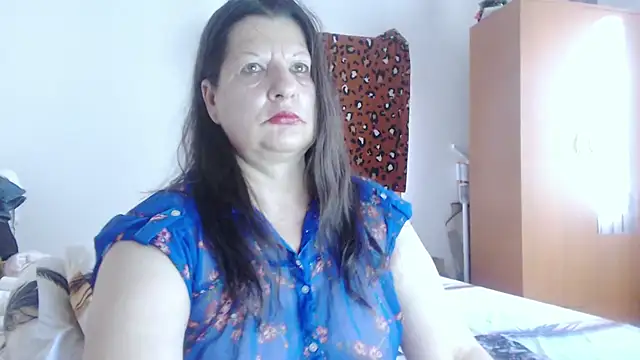 ExtasyMature live cam on StripChat