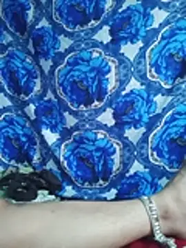 Redd_Wine live cam on StripChat