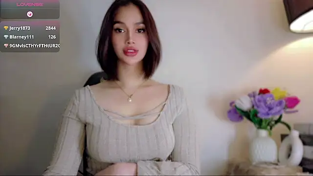 Anna_HollyDoll live cam