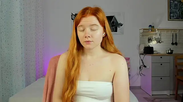 Evie_Tomioka webcam