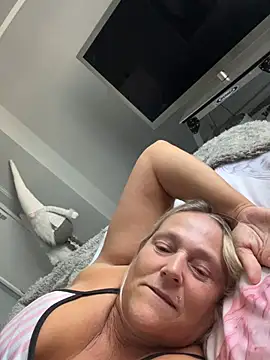 Blondnboujee53
