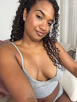 MilaTeenX webcam