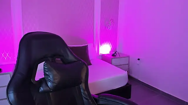 cristin_collins webcam