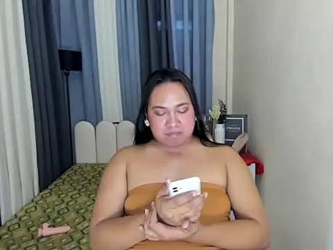 Cassiefoxx live cam