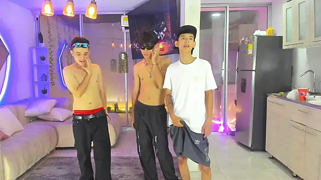 Houseofwarrios live sex cam