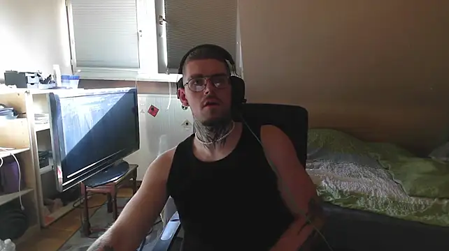 NIcoBig420 webcam
