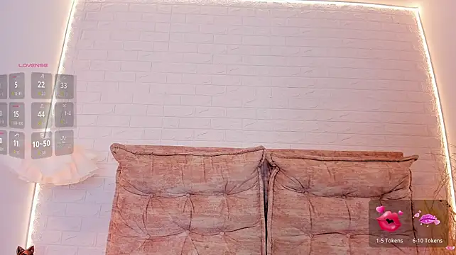 Celeste_Sky15 live cam on StripChat