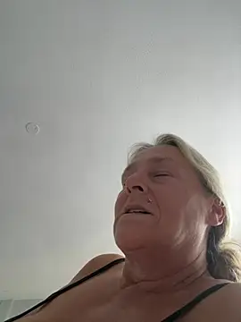 Blondnboujee53