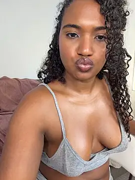 Webcam Model(MilaTeenX) is live