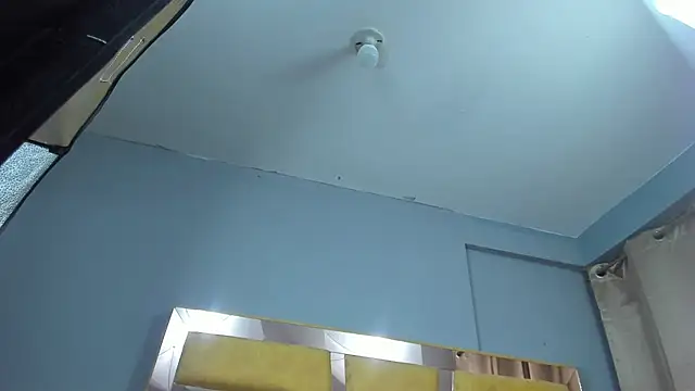AlahiaEvanz live cam on StripChat