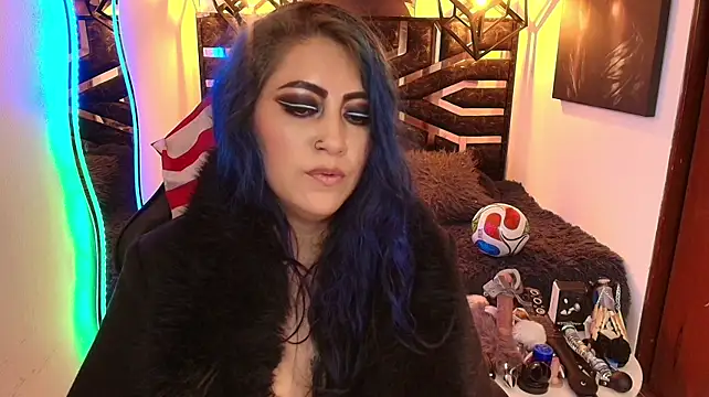 scarleth_blue