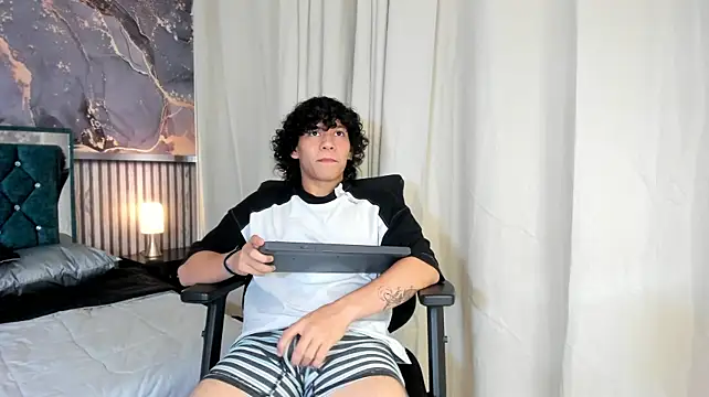 adrian_black86306 webcam