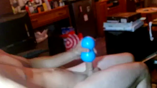tongueispowerr6d9 webcam