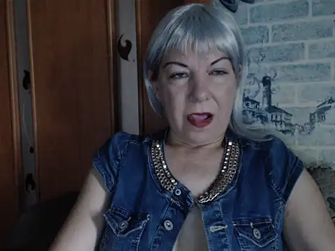 Lillia_Ray live cam on StripChat