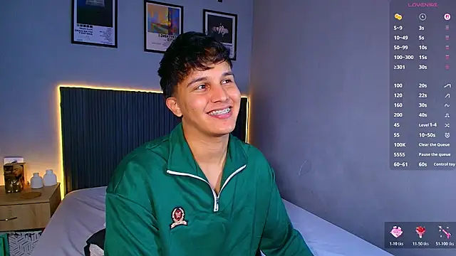 Leo_Savage_ webcam