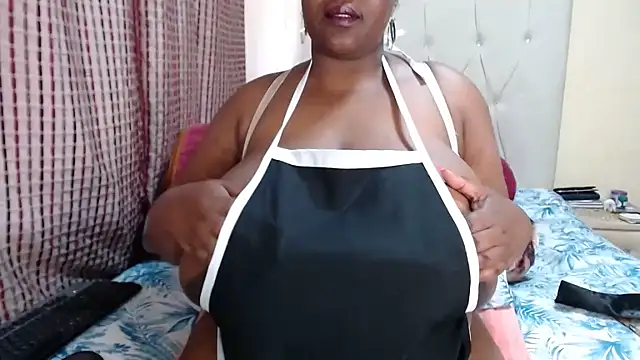 CHOCOLATEDARKBUSTYX webcam