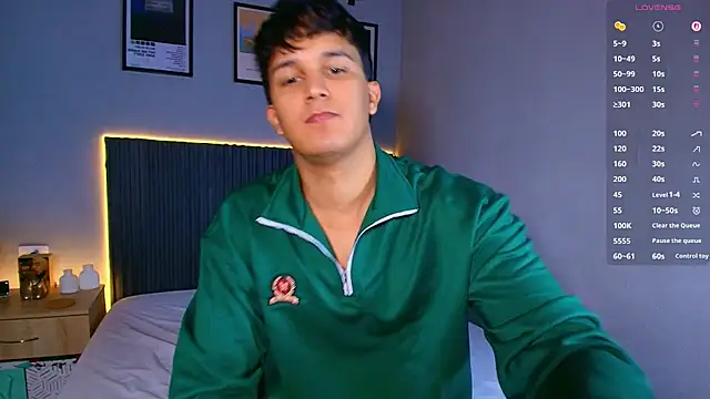 Leo_Savage_ webcam