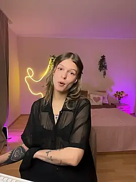 Lisa_Blossom webcam