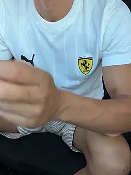 Yanlizkurt09's live cam