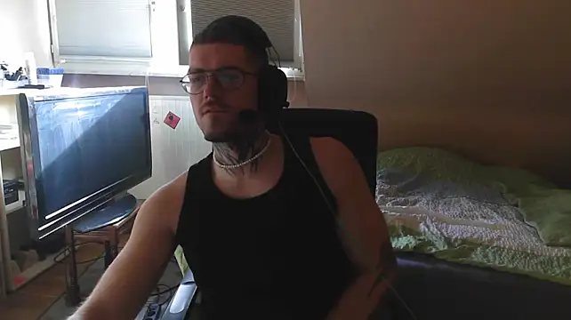 NIcoBig420 webcam